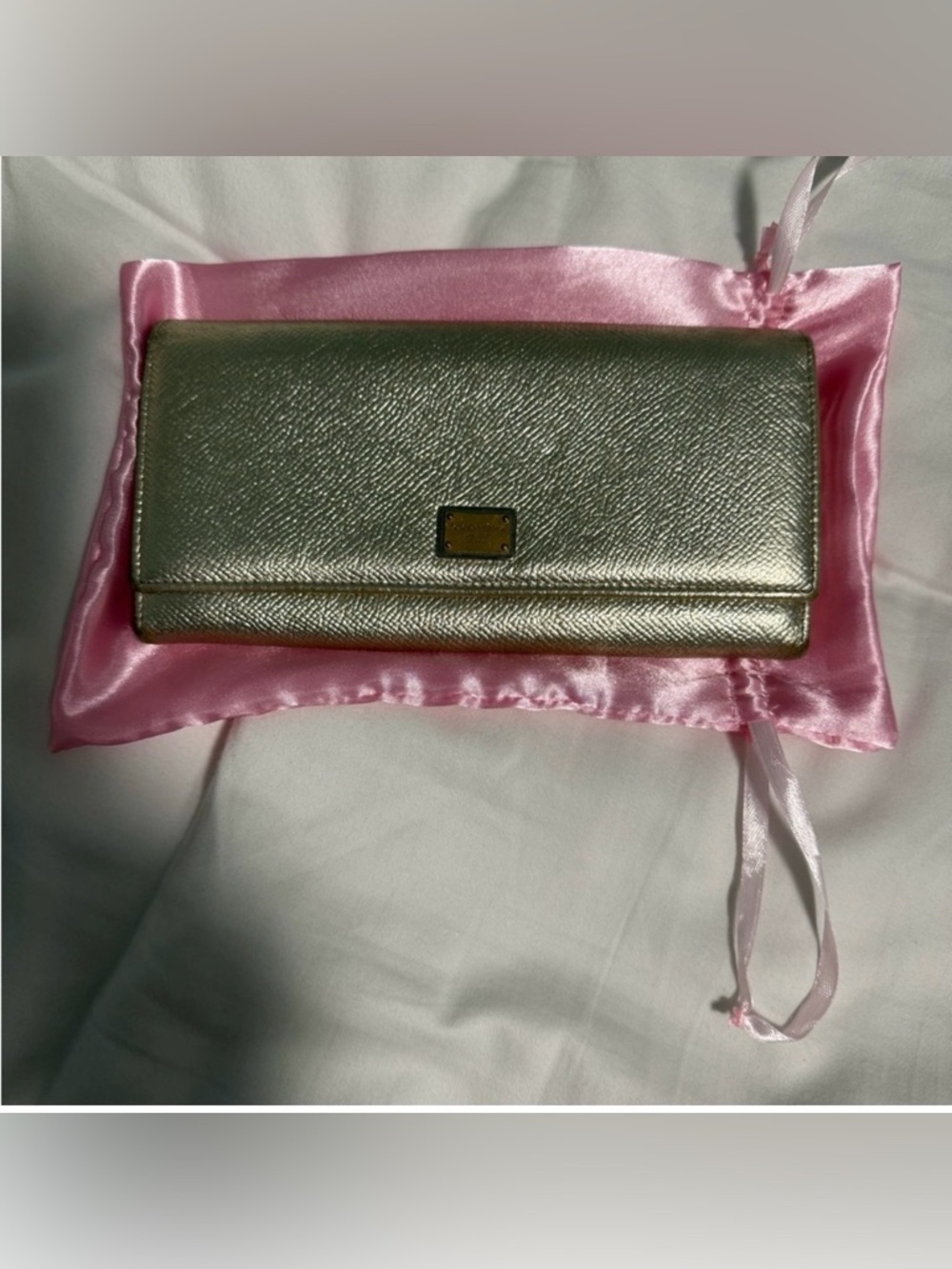 Dolce & Gabbana Wallet Metallic Gold Long snap! 🤩
